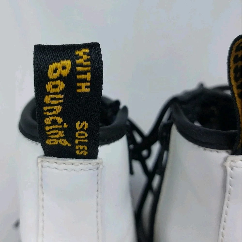 Doc Martens Air Wair 1460J Girls Combat Boots White Lace-Up Side Zip‎ Sz 1 *READ